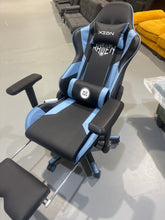 Cargar imagen en el visor de la galería, Gaming Chair With Vibration Massage ,Footrest and Lumbar Support, Adjustable Arms, Height Adjustable，High Back Reclining Computer Chair 360-Swivel(Black&amp;Blue)

