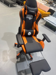 Gaming Chair With Vibration Massage ,Footrest and Lumbar Support, Adjustable Arms, Height Adjustable，High Back Reclining Computer Chair 360-Swivel(Black&Orange)