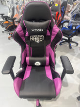 Cargar imagen en el visor de la galería, Gaming Chair With Vibration Massage ,Footrest and Lumbar Support, Adjustable Arms, Height Adjustable，High Back Reclining Computer Chair 360-Swivel(Black&amp;Purple)
