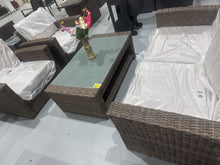 Cargar imagen en el visor de la galería, New 4 Pieces Oversized Wicker Patio Furniture Set, Outdoor Conversation Set,with Loveseat and Coffee Table, Extra Large Seat with Thicken Cushion for Backyard Poolside, Grey

